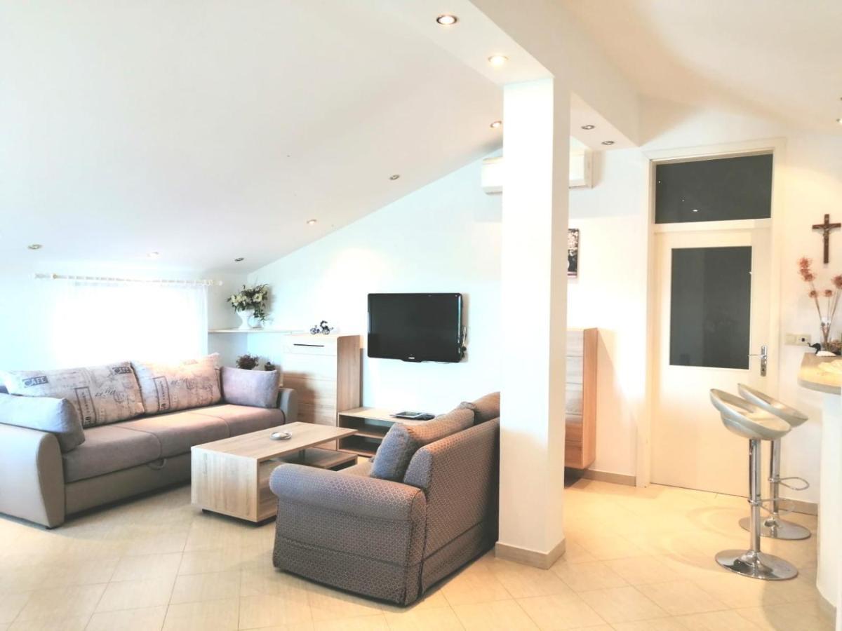 Lovely Sea View House In Malinska Island Krk 외부 사진