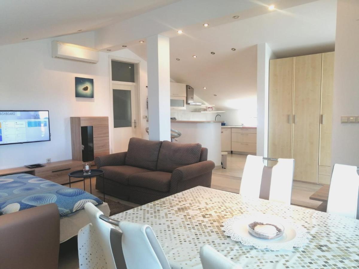 Lovely Sea View House In Malinska Island Krk 외부 사진